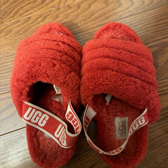 UGG Women’s Fluff Yeah Slides in Ribbon Red Size 6 - Picture 8 of 9